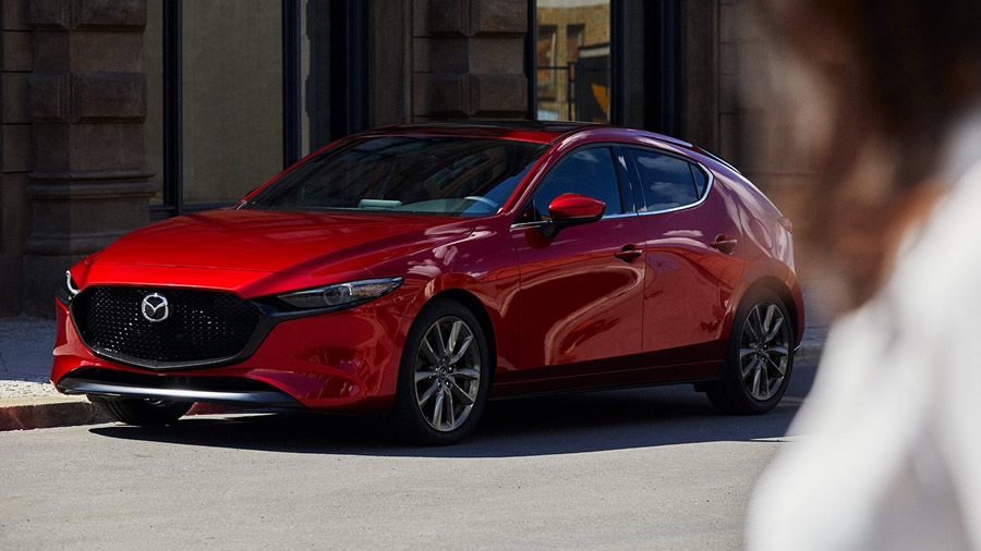 Mazda 3 esterni
