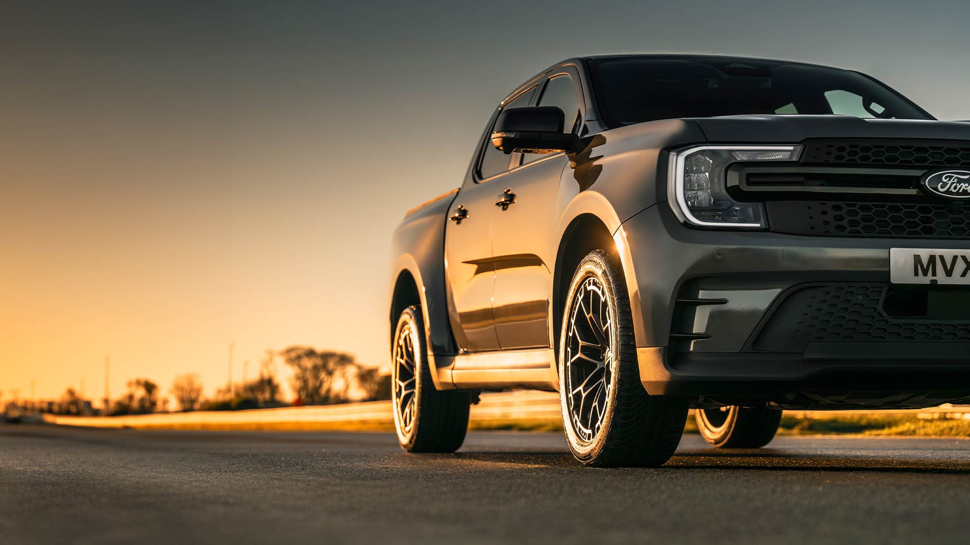 Ford Ranger MS-RT al tramonto