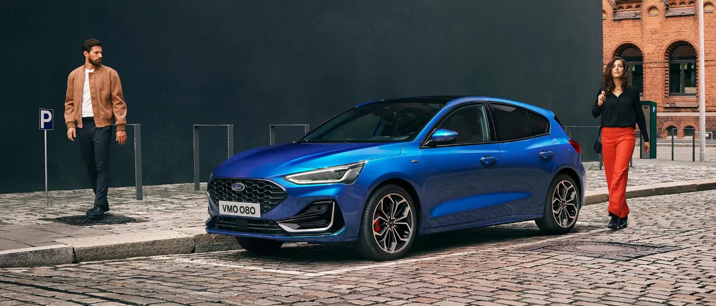 Ford Focus St line promozioni Varese slide